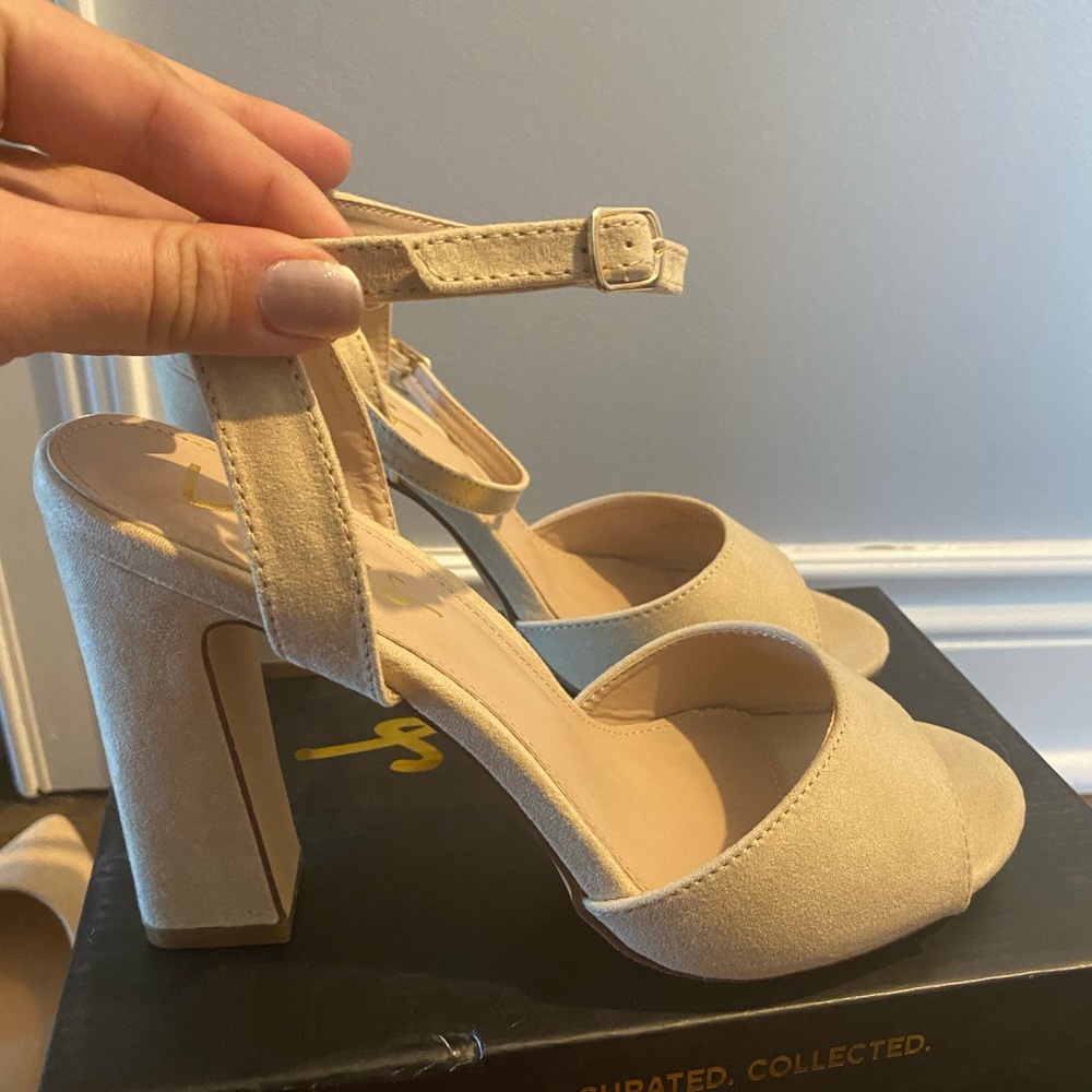 Lulu’s cream block heel with ankle straps NWOT